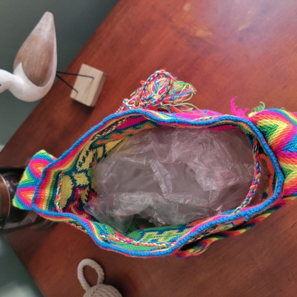 Wayuu Handmade Columbian Bucket Bag Multicolor - Picture 11 of 13